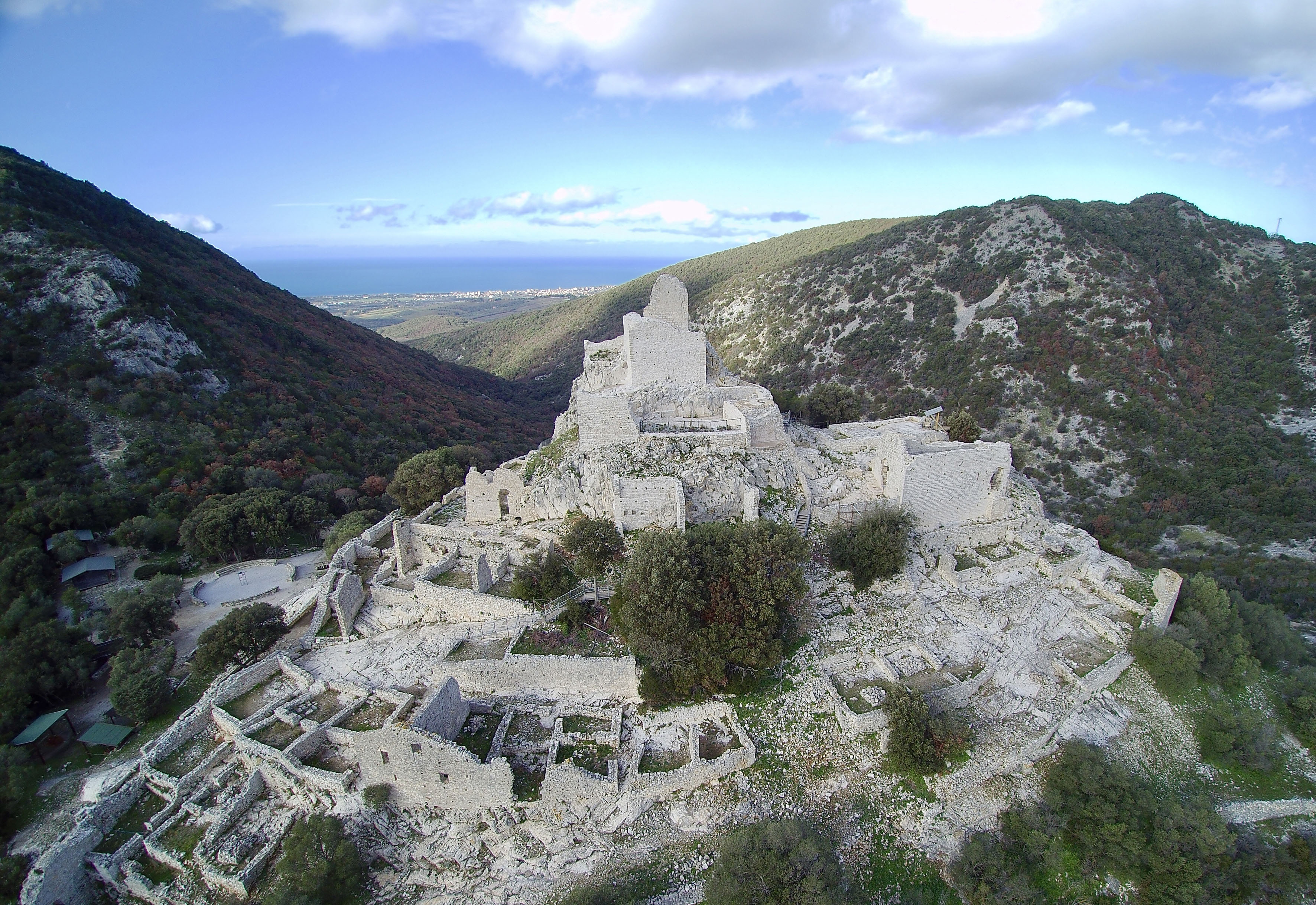 Vita al Castello – un salto nel Medioevo.  Visita particolare alle Rocca medievale di San Silvestro